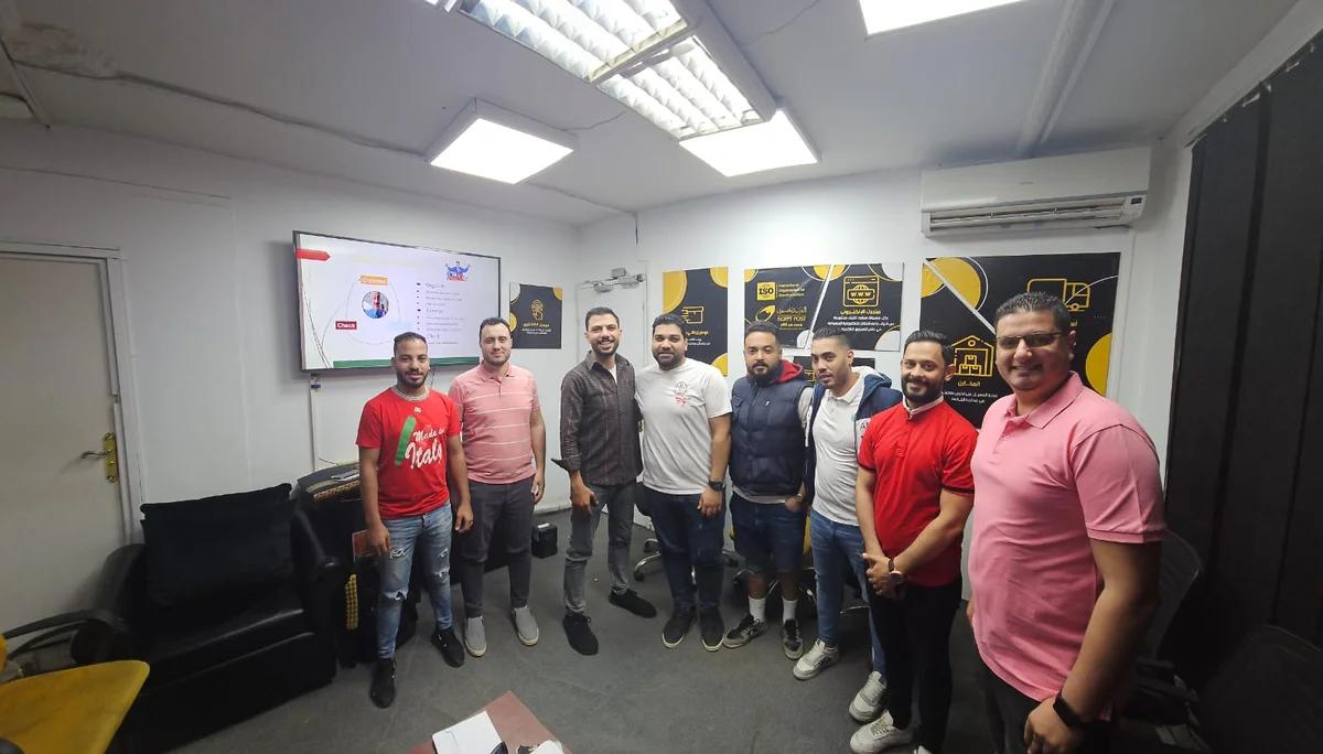 الاستوديو 23